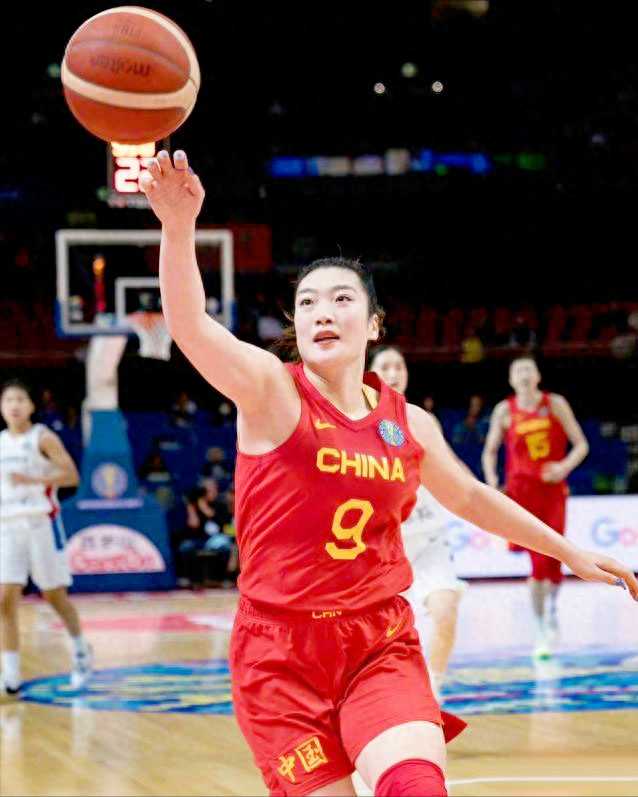 女籃李夢年薪多少錢,女籃李夢個人簡介