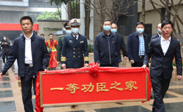   樊振東榮立一等功獎(jiǎng)金多少,什么級(jí)別