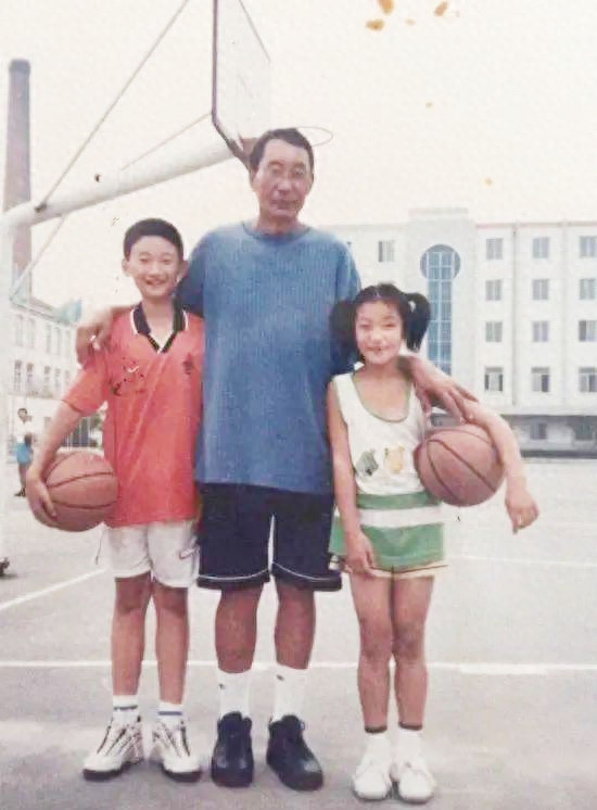 女籃李夢年薪多少錢,女籃李夢個人簡介
