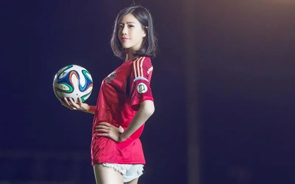 0-0！歐戰(zhàn)爆大冷，法甲5冠王遭半職業(yè)魚腩逼平，第6聯(lián)賽淪為笑料